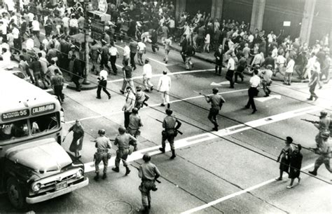 Pela volta do regime militar, contra as mazelas dos políticos atuais o 31 de março deve ser comemorado eternamente no brasil, acredito, não temos uma democracia de fato. Fatos marcantes da ditadura militar no Brasil - DicasFree.com
