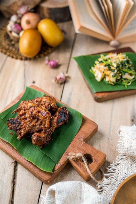 Ayam taliwang merupakan primadona kuliner yang menjadi ikon makanan khas masyarakat lombok. Resep Ayam Taliwang Khas Lombok - Amanda Chastity