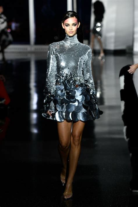 Nyfw Fall 2022 Trends Glitzy Fashion With Sequins Crystals More
