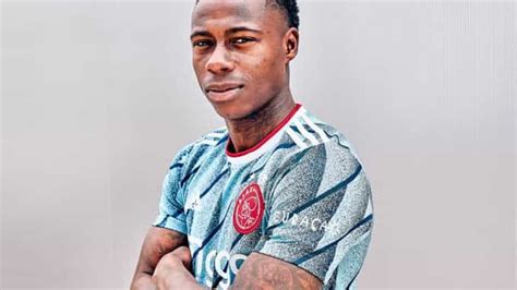 Estreia em casa longe do jamor. É este o novo equipamento do Ajax de que todos falam