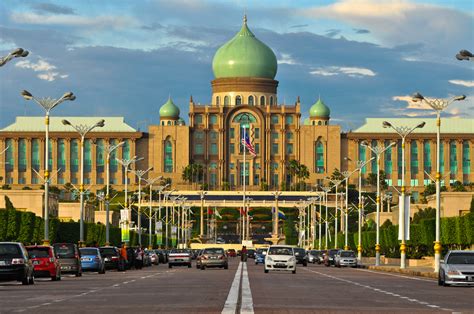 Sejarah dan kegiatan masjid putra,putrajaya. 5 Tempat Makan Wajib Di Putrajaya | Makan Lepak Minum