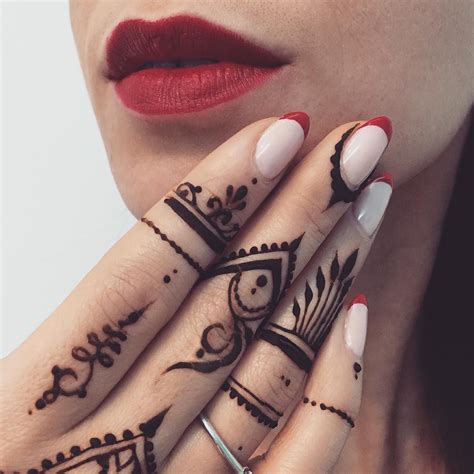“red Mehndi Rings For Fyoklamehndi Veronicalilu” Henna Finger Tattoo