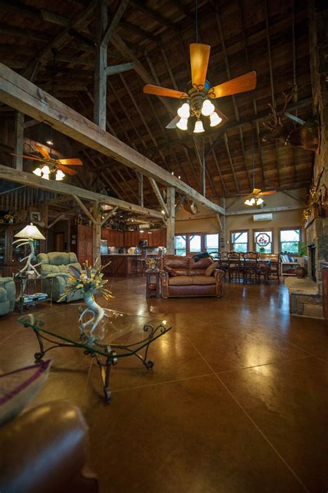 Cwb builds barns in texas and has for many years. barn homes texas | Texas-Timber-Frame-Home-10.jpg | Pole ...