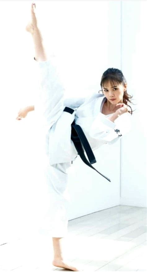 Pin By 1131 On 空手 Women Karate Martial Arts Girl Martial Arts Workout