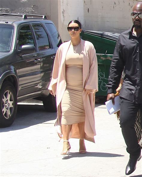 Kim Kardashian West Pregnancy And Maternity Outfits Glamour