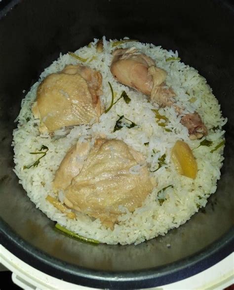 Meski komponen utama ayam hainan adalah ayam itu sendiri, namun kunci utama kelezatan terletak pada nasi dan kuah. 13 Senarai Resepi Nasi Ayam Mudah Dan Sedap | sayaiday ...