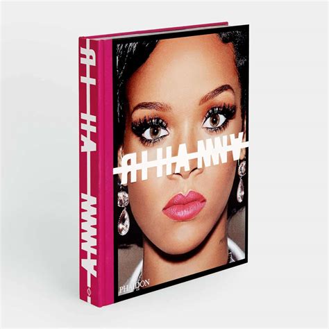 Rihanna Releasing Visual Autobiography With More Than 1000 Photos