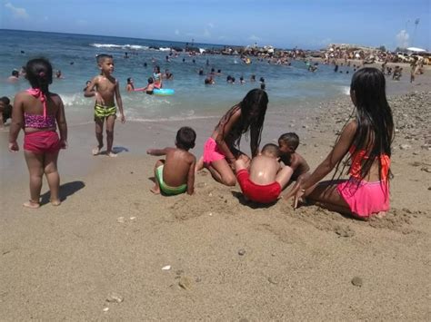 Playas de La Guaira copadas por el primer chapuzón del año Últimas Noticias