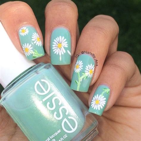 Because everybody loves flowers, these gorgeous nail art designs are perennial. Floral Nail Art Ideas | Ongles et Manucure