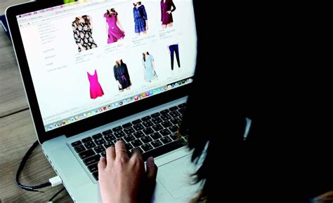 Top 7 Benefits of Online Shopping - The Frisky