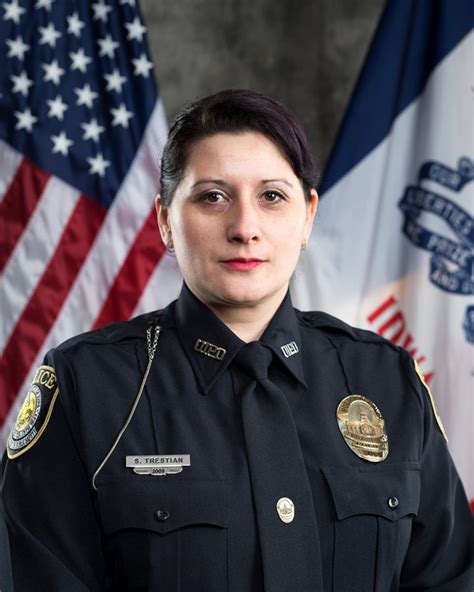 Women In Police Face Gender Barriers Look To Increase Numbers The Daily Iowan