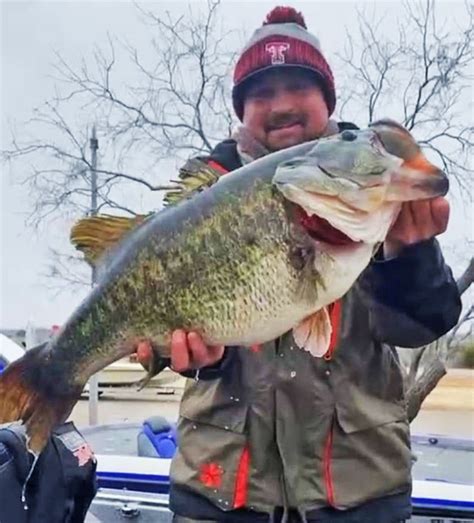 Breaking News Texas Biggest Bass In 30 Years Caught At Oh In Fisherman