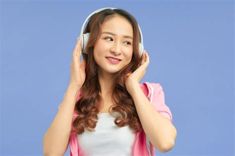 Premium Photo Cute Asian Young Woman In White Wireless Headphones