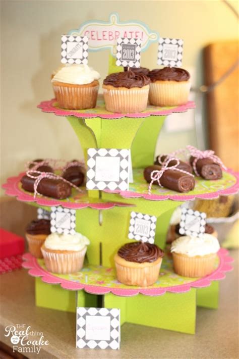 Also so a family member doesn't have to spend the whole party as ~designated scooper~. Quick, Easy and Cute Graduation Party Ideas
