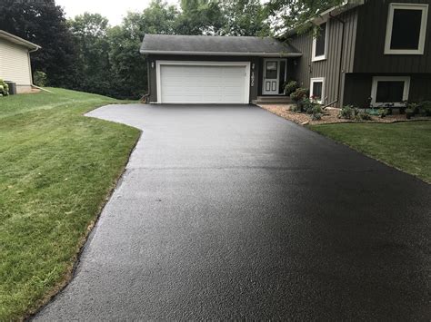 Why Sealcoating Driveway Envy