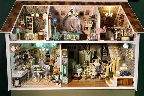 Alice In Wonderland Themed Dollhouse By Micah Floryn Alice In Wonderland Doll Barbie Doll