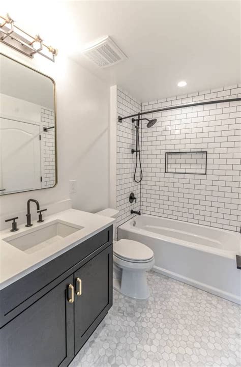 28 Small Bathroom Ideas With Bathtubs For 2023 Bathroom Layout Small Bathroom With Tub