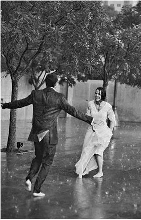 Cute Romantic Couples Black And White Photography In Rain Great Inspire