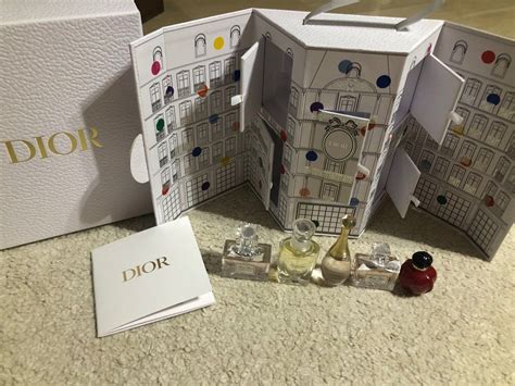 Brand New Dior 30 Montaigne Coffret Perfume Miniature T Set