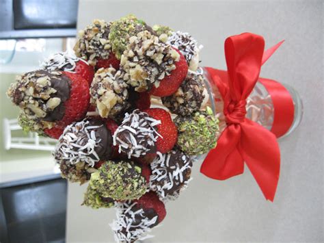 If I Can You Can Chocolate Dipped Fruit Bouquet
