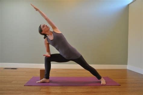 Estiramientos de yoga para aliviar el dolor del nervio ciático Mejor con Salud
