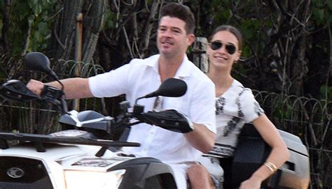 Robin Thicke Girlfriend April Love Geary Take A Holiday Vacay To St