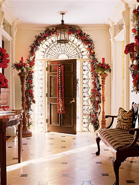50 Fresh Festive Christmas Entryway Decorating Ideas