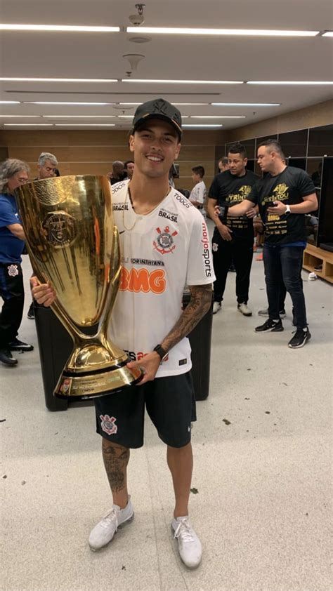 Find the latest thiaguinho news, stats, transfer rumours, photos, titles, clubs, goals scored this season and more. Thiaguinho - Tricampeão Paulista 2019 | Poderoso timão ...