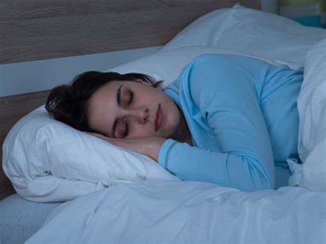 Why Falling Asleep Too Quickly Is A Sign Of Sleep Deprivation