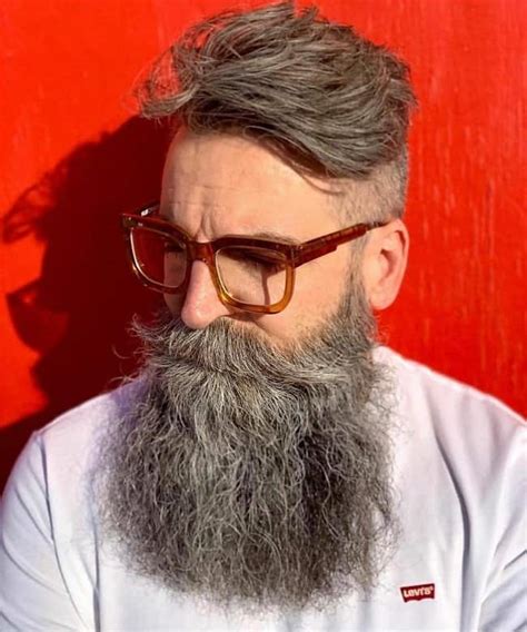 These hairstyles for older men included classic, cool and signature styles. 8 Desirable Hairstyles for 50-Year-Old Men [2021 Trend ...
