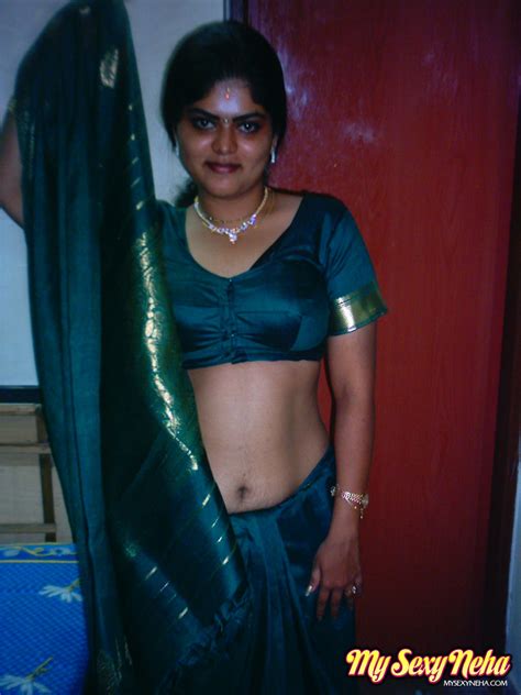 India Nude Neha In Traditional Green Saree Xxx Dessert Picture 2