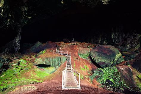Gua Niah Walkway In Huge Natural Cave Niah Caves Borneo Stock