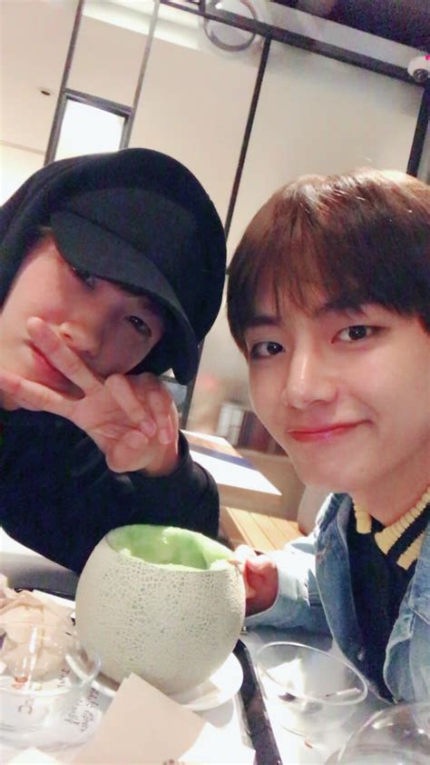 This is their first child together. V and actor hyung Park Hyung Sik | ヒョンシク, パクヒョンシク, 花郎