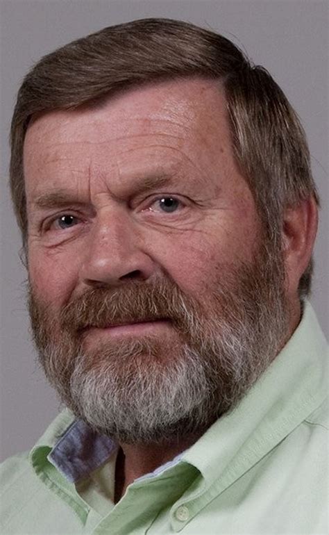 Broken back teaches Norton Shores hunter invaluable life lessons