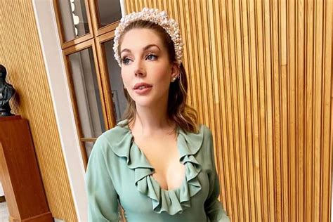 Katherine Ryan On Netflix S The Duchess Married Life Net Worth And Surgery