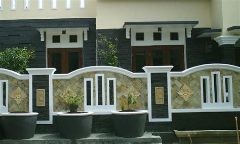 Terlihat sekali bukan 45 model pagar tembok minimalis diatas? Kumpulan Contoh Pagar Rumah Minimalis Modern Yang Mewah