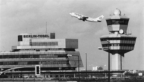 Neue leitung, 18 filme im wettbewerb. Berlin Tegal Airport closes as new Berlin-Brandenburg Willy Brandt Airport opens for business ...