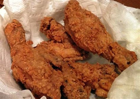 You fry the chicken in a vat of peanut oil, which jamie deen thinks is one of the keys to good fried chicken. Paula Deen's Fried Chicken | Recipe | Paula deen fried ...