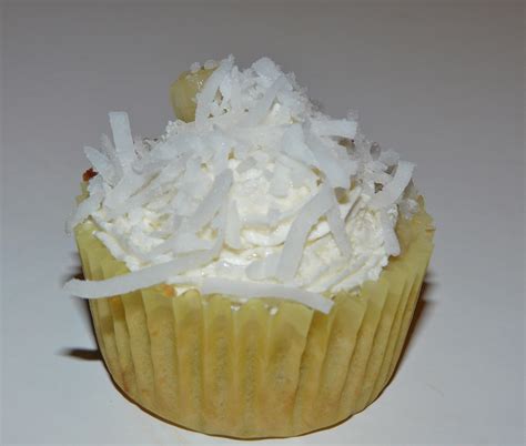 Pineapple Coconut Cupcake Pineapple Coconut Cupcakes Indulge Favorite Recipes Treats Sweet