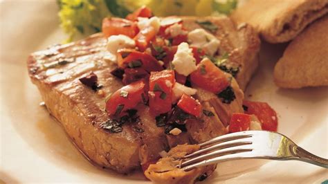 Son ideales para guisar o para cocinar a la plancha por su textura melosa. Receta de Filetes de Atún al estilo Mediterráneo ...