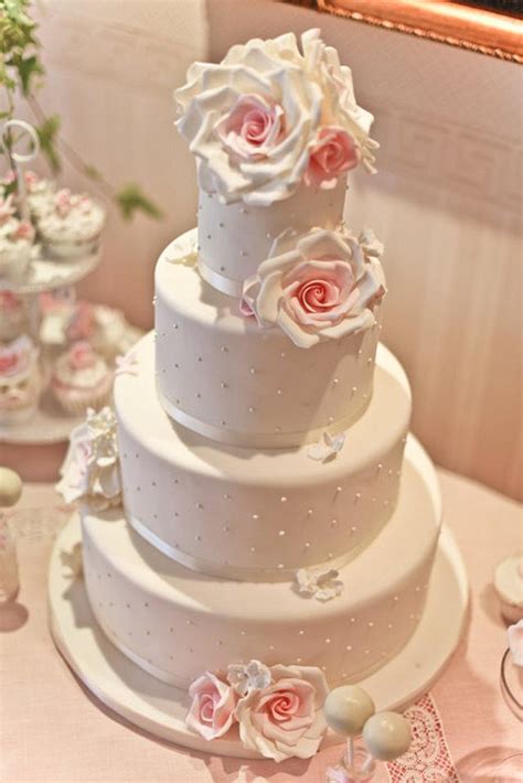 vintage wedding cake decorated cake by vittoria cakesdecor