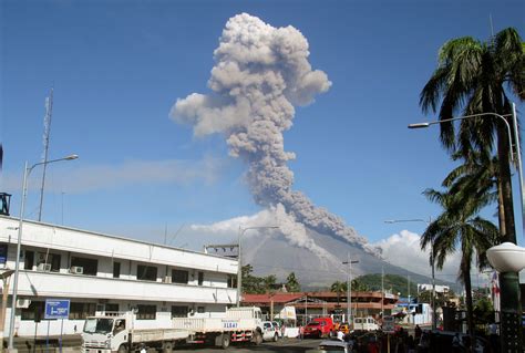 Mayon Volcano Photos Violent Eruption Imminent In Days Or Hours