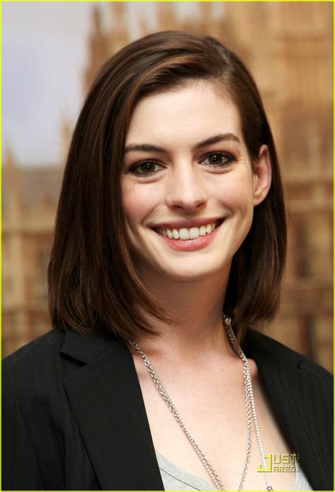 Anne Hathaway Is A Phone Booth Babe Photo 1262621 Photos Just