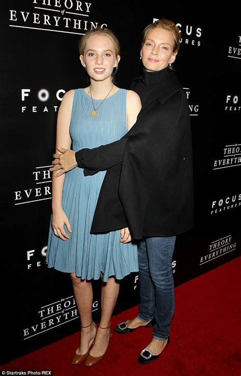 Uma Thurman Embraces Daughter Maya At The Theory Of Everything Premiere Daily Mail Online