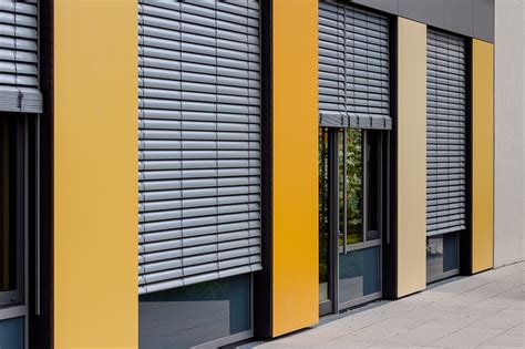 Raffstore kombinieren perfekten sonnenschutz von außen mit modernem design. Fenster Jalousien | Rollomeister.de