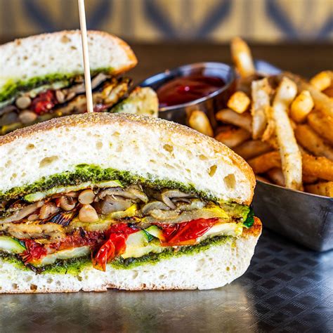 Located just minutes from las vegas strip and the las vegas convention center, our food is unparalleled in las vegas. 20 Las Vegas Restaurants You Need to Try Right Now | Food ...