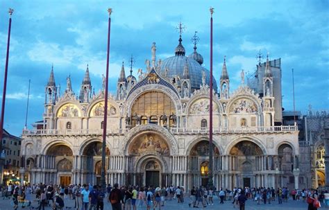 The airport maintains some scheduled flights with greek cities. San Marco: 12 surprising facts about the Piazza of Venice ...