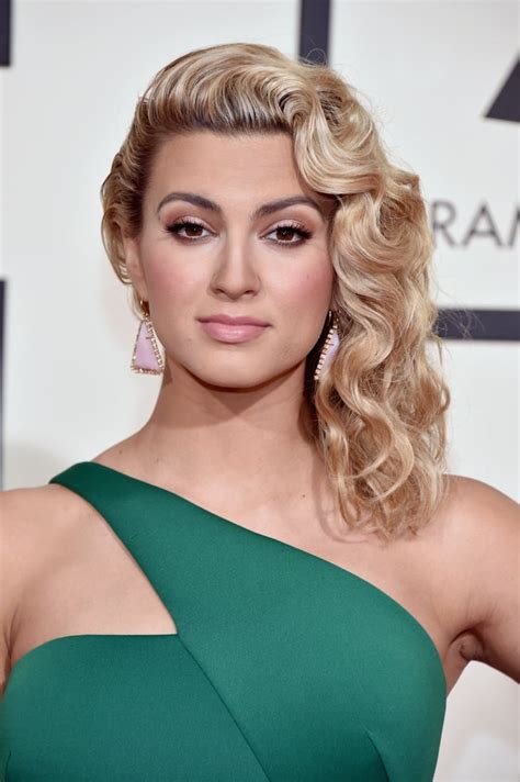 Tori Kelly Hair And Makeup At The Grammys 2016 Red Carpet Pictures