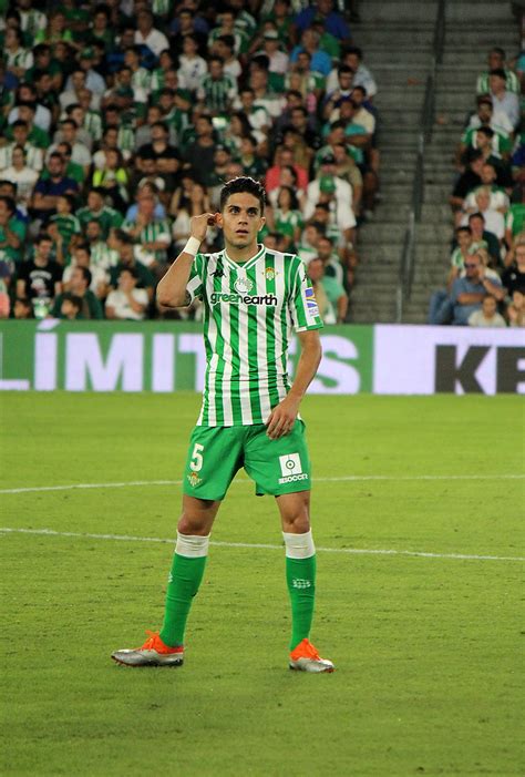 Get the latest real betis news, scores, stats, standings, rumors, and more from espn. File:Marc Bartra, durante un encuentro con el Real Betis Balompié.jpg - Wikimedia Commons