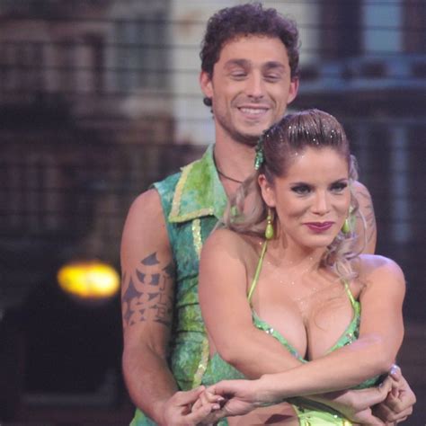 Izkia siches contó en su cuenta de instagram que se convertirá en madre próximamente. Pareja de "Joche" Bibbó en "Baila!" renunció al espacio ...
